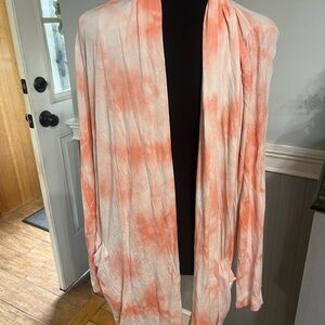 Torrid Super Soft Peach and White Tie Dye Cardigan EUC